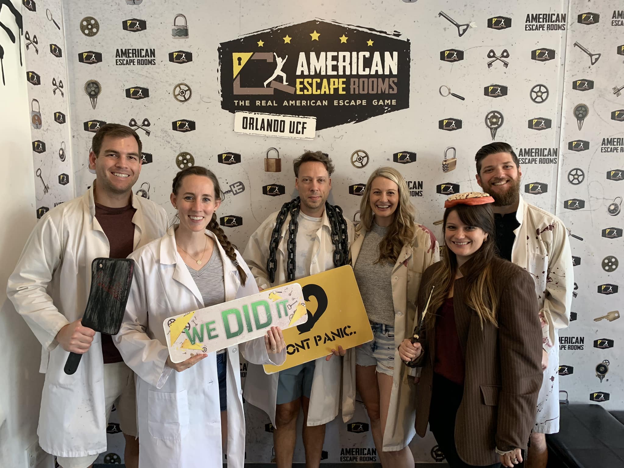 Team Macdarwal played the Mad Professor's Asylum - Orlando and finished the game with 14 minutes 21seconds left. Congratulations! Well done!